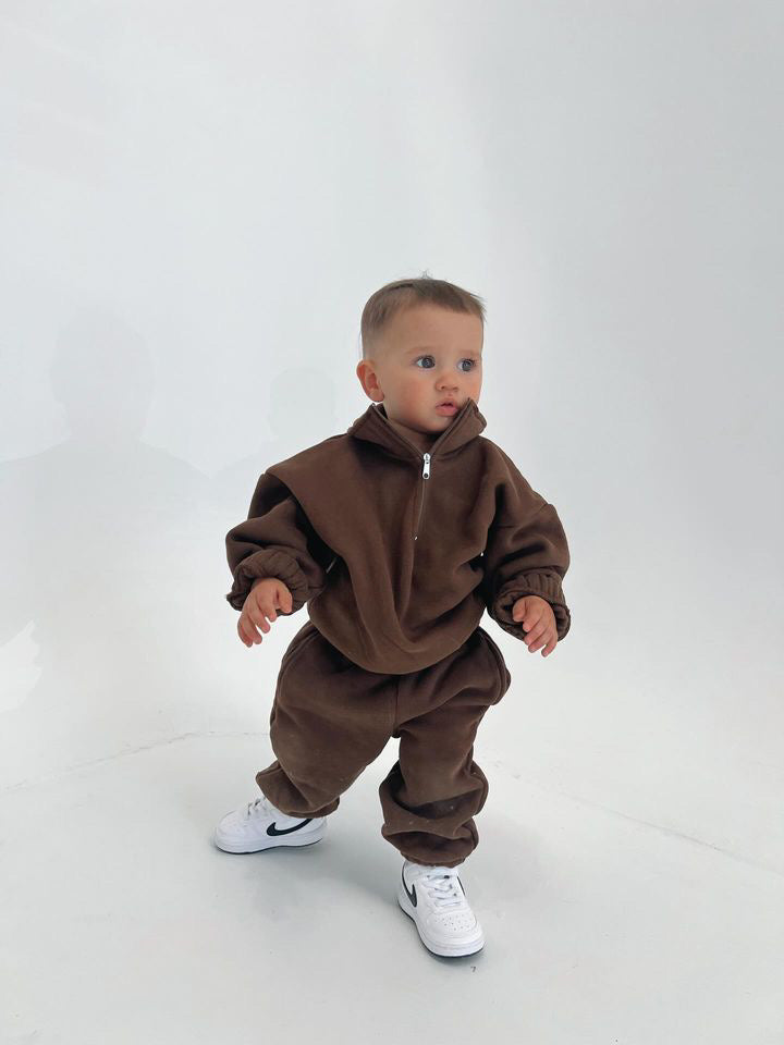 Zip set in brown