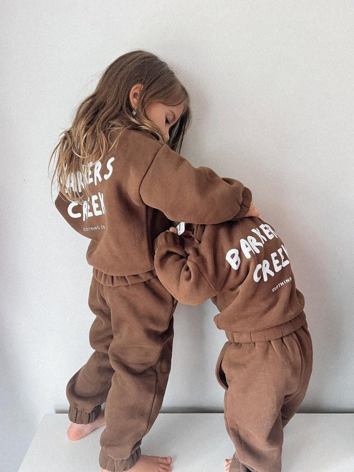 Zip set in brown