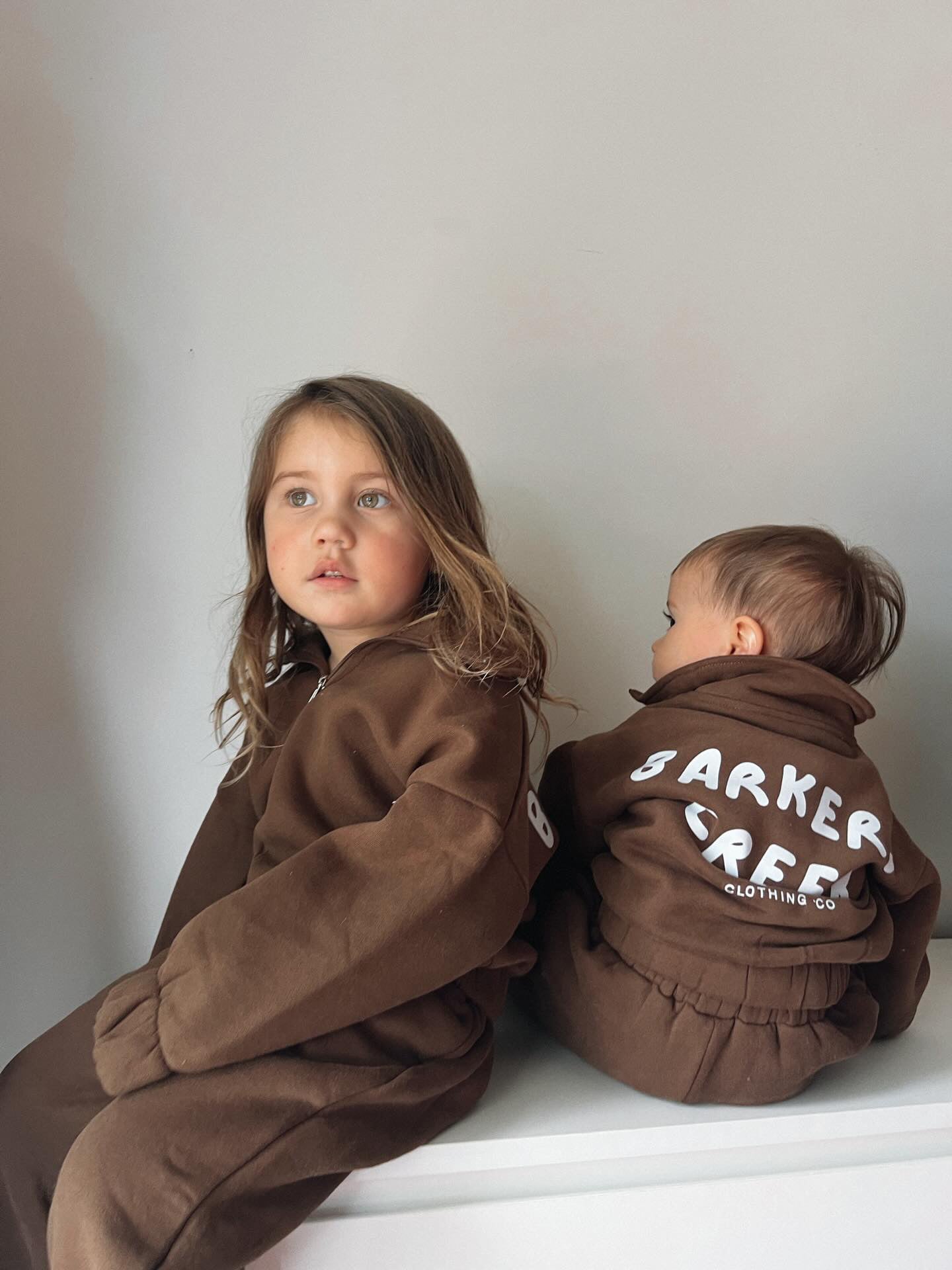 Zip set in brown